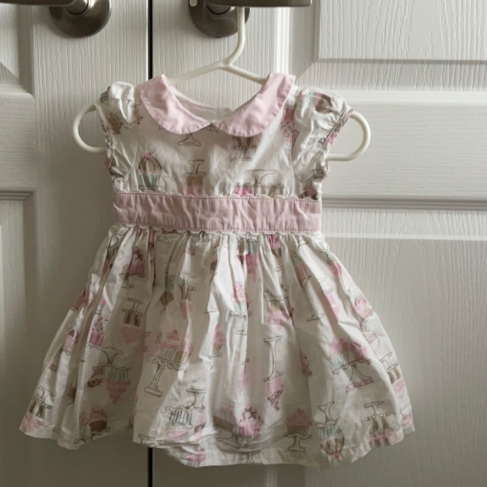Cupcake dress by Gillian’s.
